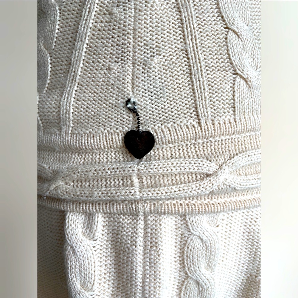 Amuleti beige Kashmir top and skirt with silk lace inserts.
Size S. New set - Picture 9 of 15
